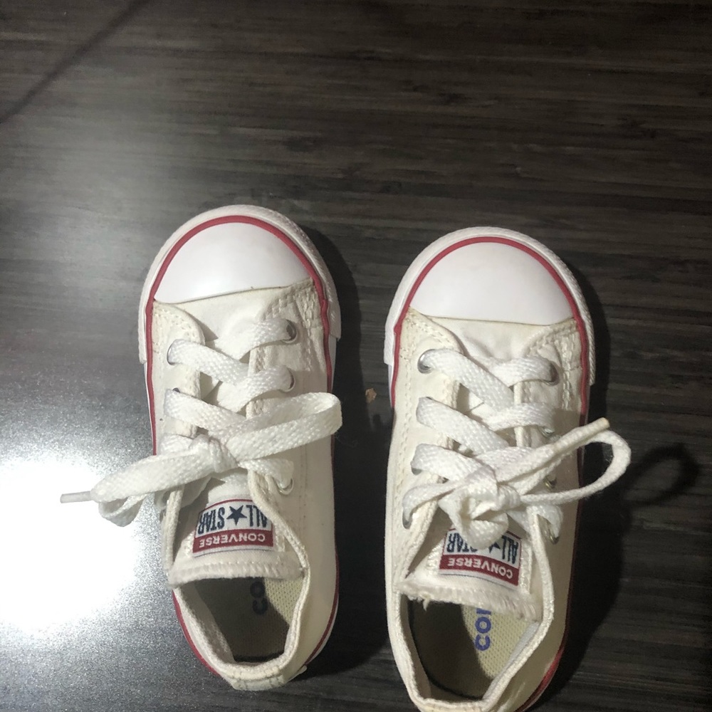 White classic converse